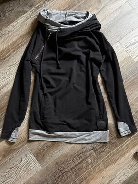 AMPERSAND AVE Black and Gray Hooded Pullover